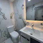 Spring House Apartment *