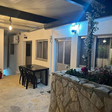 Apartment Spring House *
