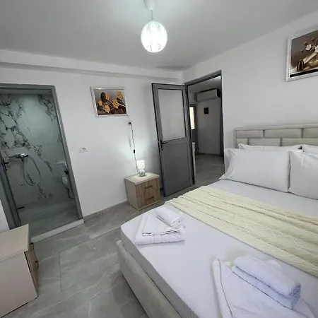 Spring House Apartment *